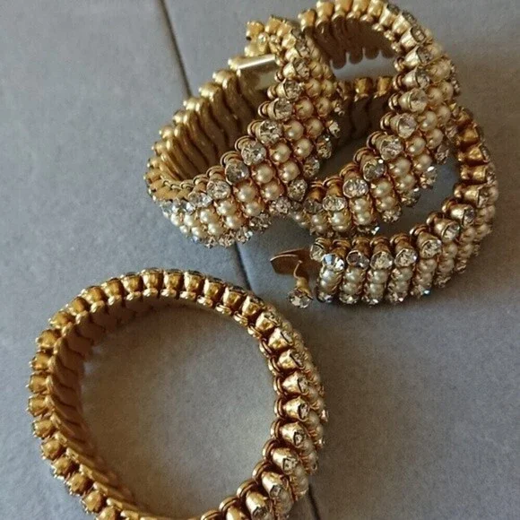 Double layer Crystals and faux pearls choker and bracelet set